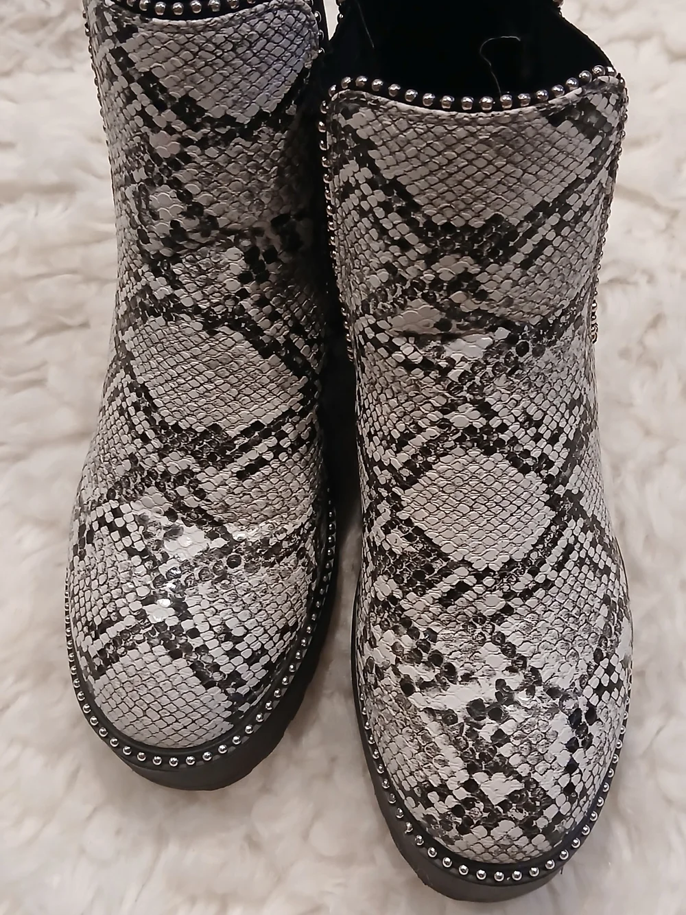Snake-Print Platform Chelsea Boots - White/Black Size 6 Women's